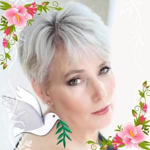 Meet your Posher, Laurie